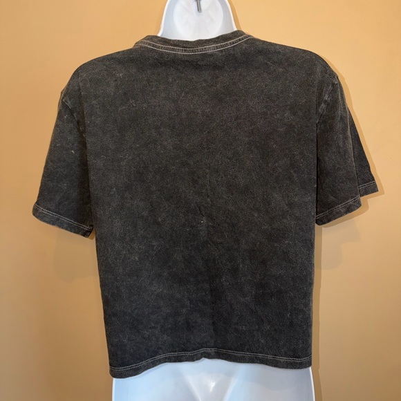 NWOT Dodge Women's Distressed Cropped Tee - Picture 3 of 4